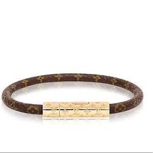 Louis Vuitton Womens confidential bracelet